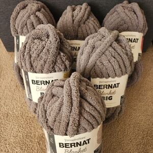 New BERNAT chunky yarn gray x 6